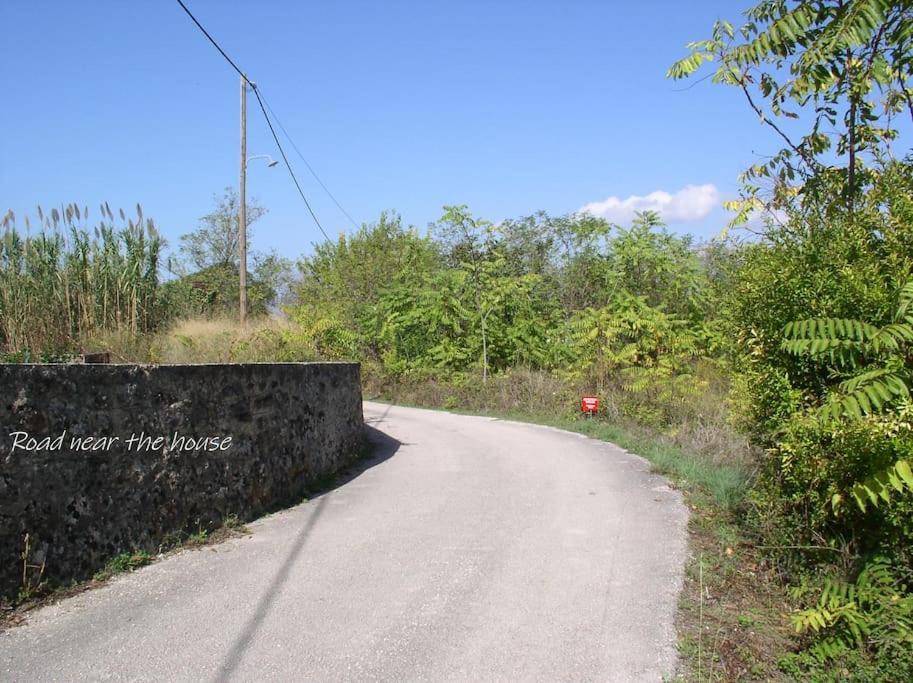 Adonino Residence-the House Of Pomegranates Lakithra