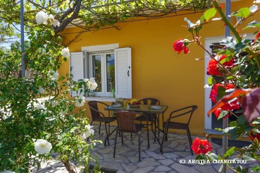 Adonino Residence-the House Of Pomegranates Holiday home