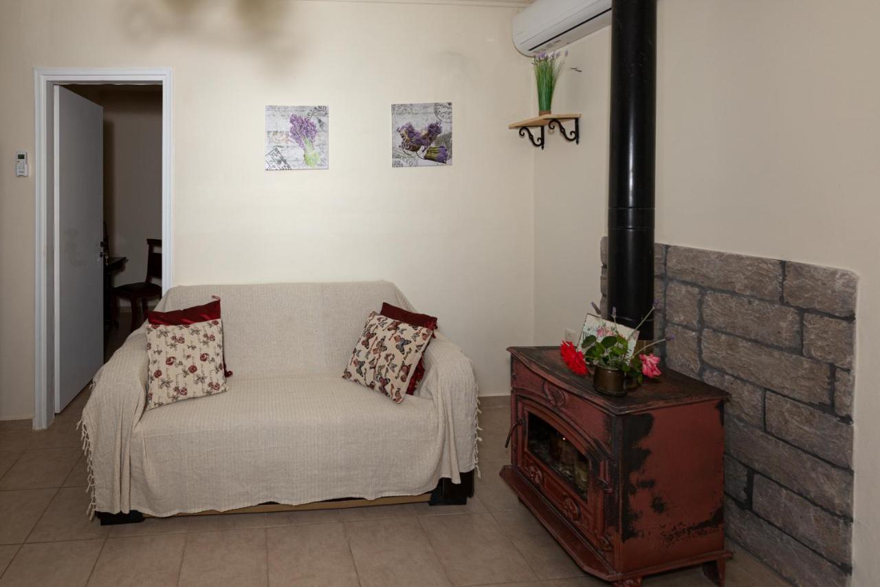 Holiday home Adonino Residence-the House Of Pomegranates Lakithra
