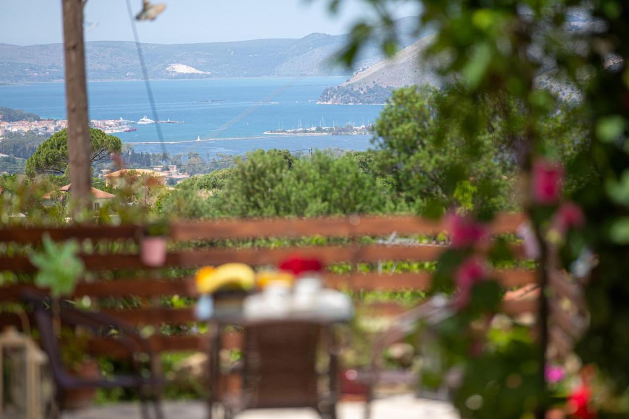 Holiday home Adonino Residence-the House Of Pomegranates Lakithra