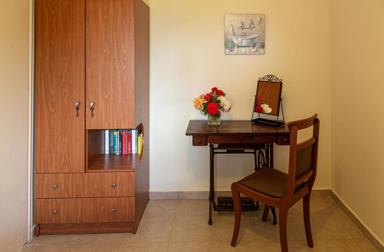 Holiday home Adonino Residence-the House Of Pomegranates Lakithra