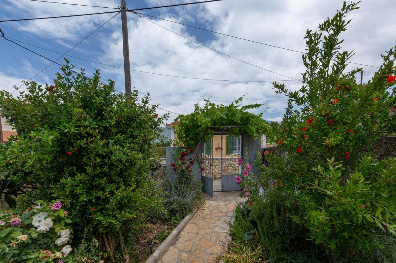 Adonino Residence-the House Of Pomegranates Holiday home
